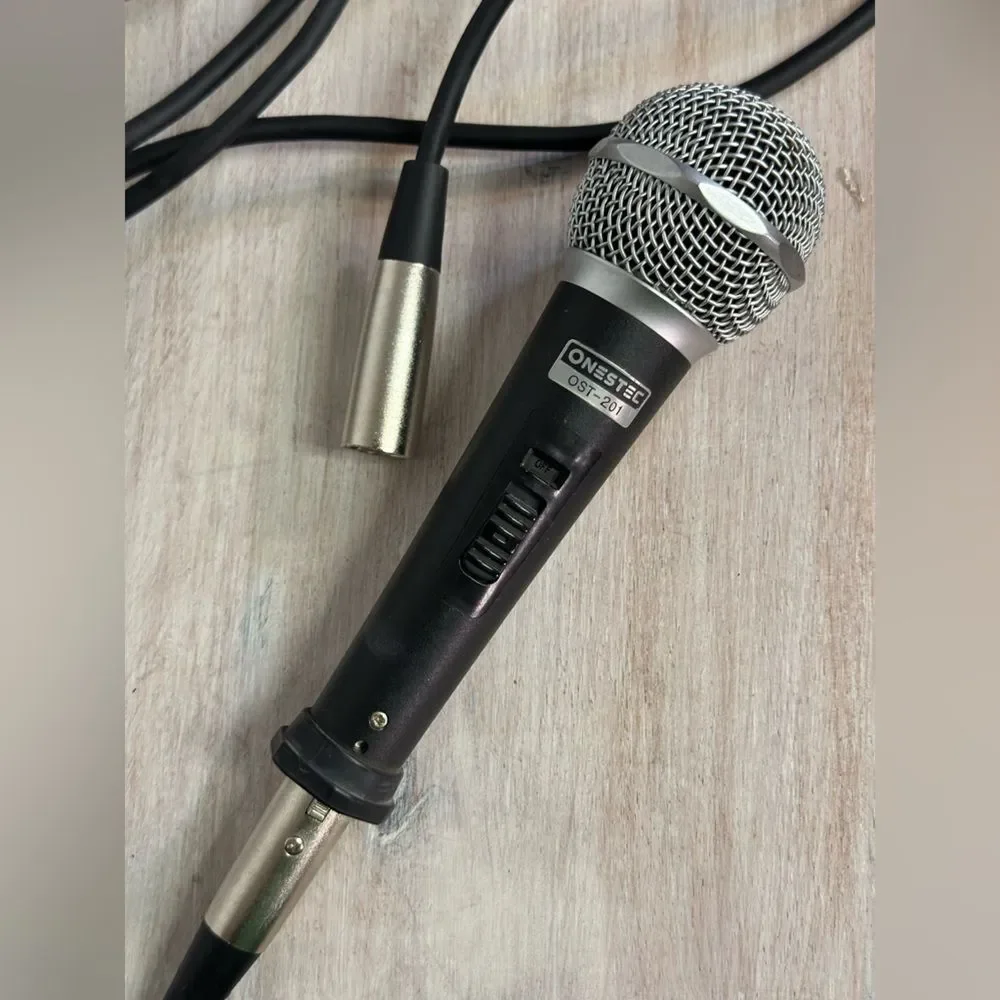 Black and Silver Microphone for Professional Audio onestec ost-201 cord incl.